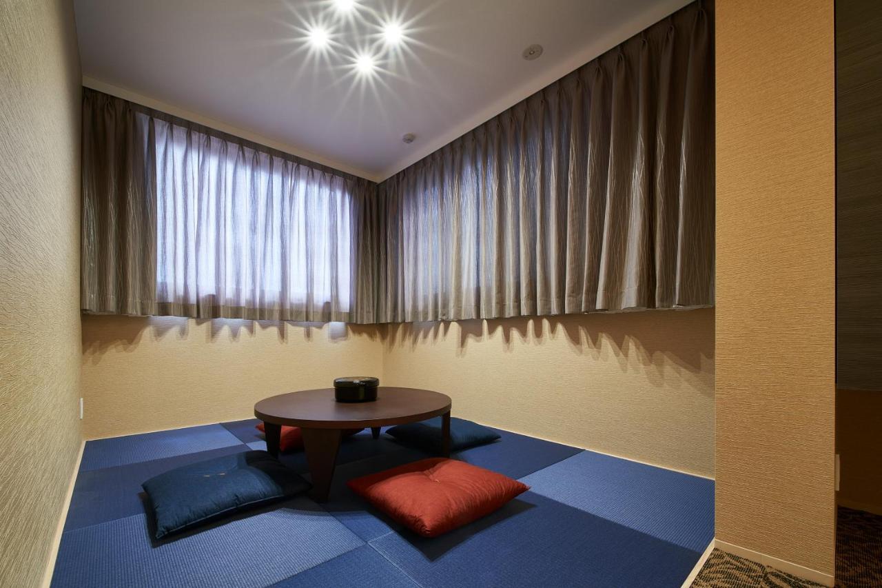 Japanese-Style Room